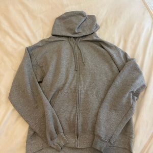 grey men’s jacket